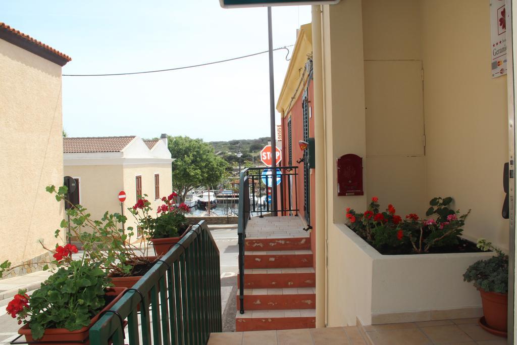 Hotel Geranio Rosso Stintino Exterior foto