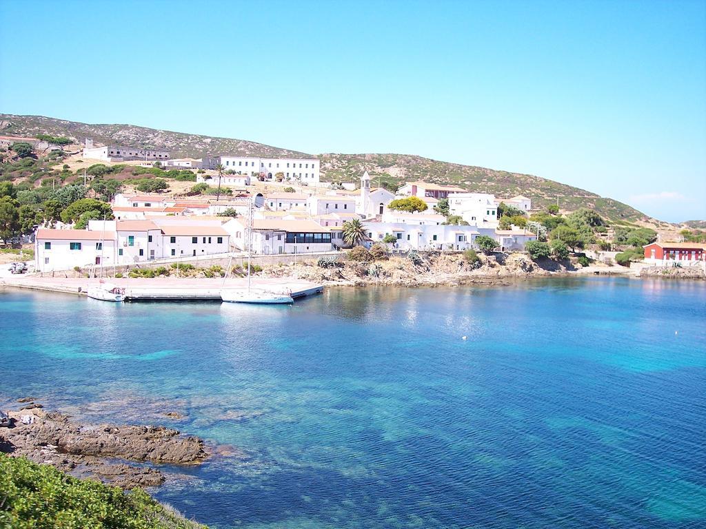 Hotel Geranio Rosso Stintino Exterior foto